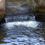 Selective,Focus,Screen,To,Treat,Water,In,Wastewater,Gutters,,Making